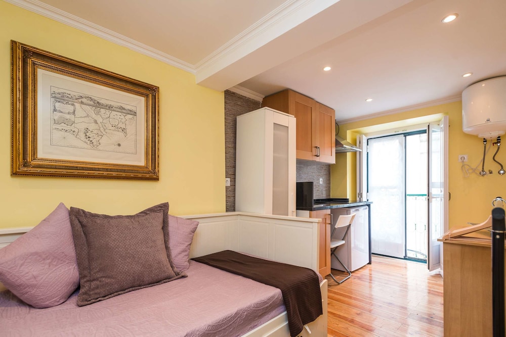 Lisbon Low Cost Apartments