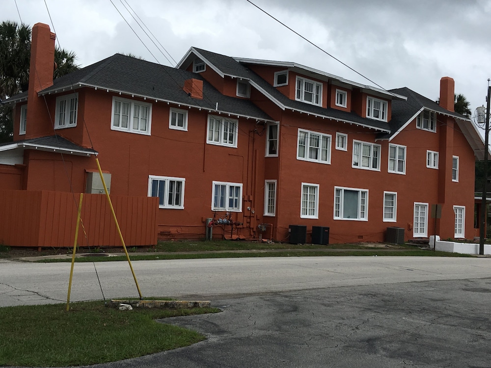 The DeLand Hotel