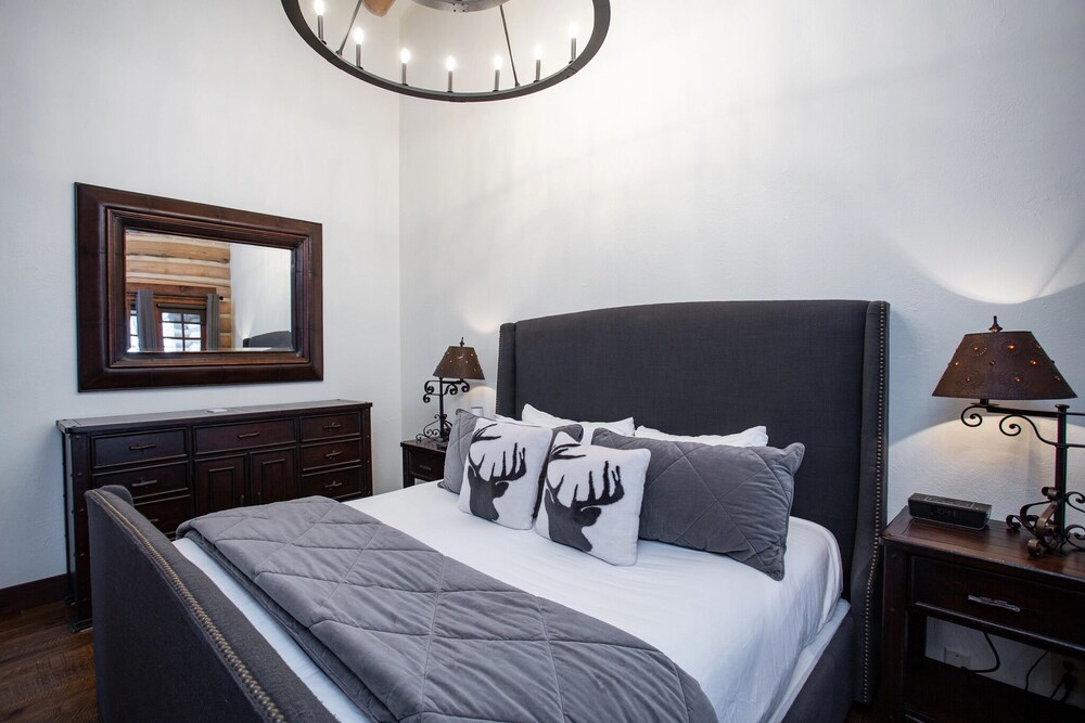 Pine Inn at Trail's End Lodge - Three Bedroom Residence with Den and Spa #5 3 Condo