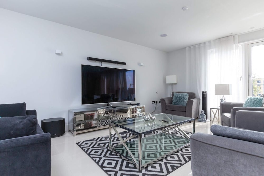 Luxurious Central Edinburgh Apartment - Sleeps 6