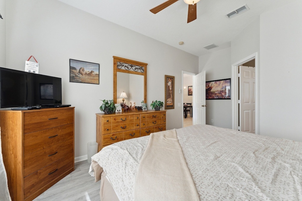 Magical Family Villa Minutes From Disney 4 Bedroom Villa by RedAwning - Image 2