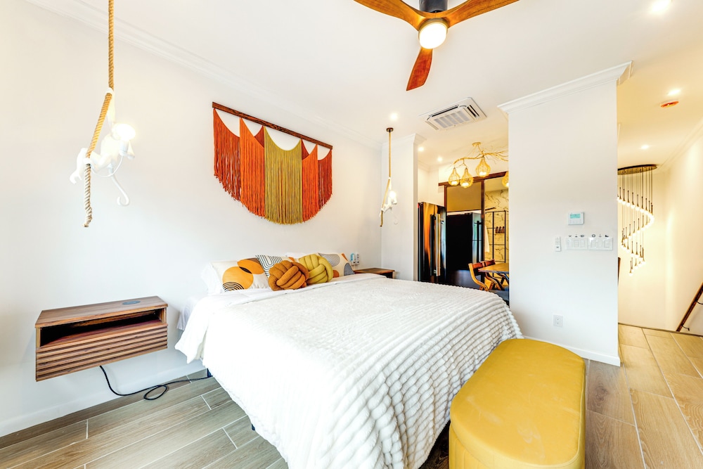4 Mi to Beach: Modern Condo in Wilton Manors