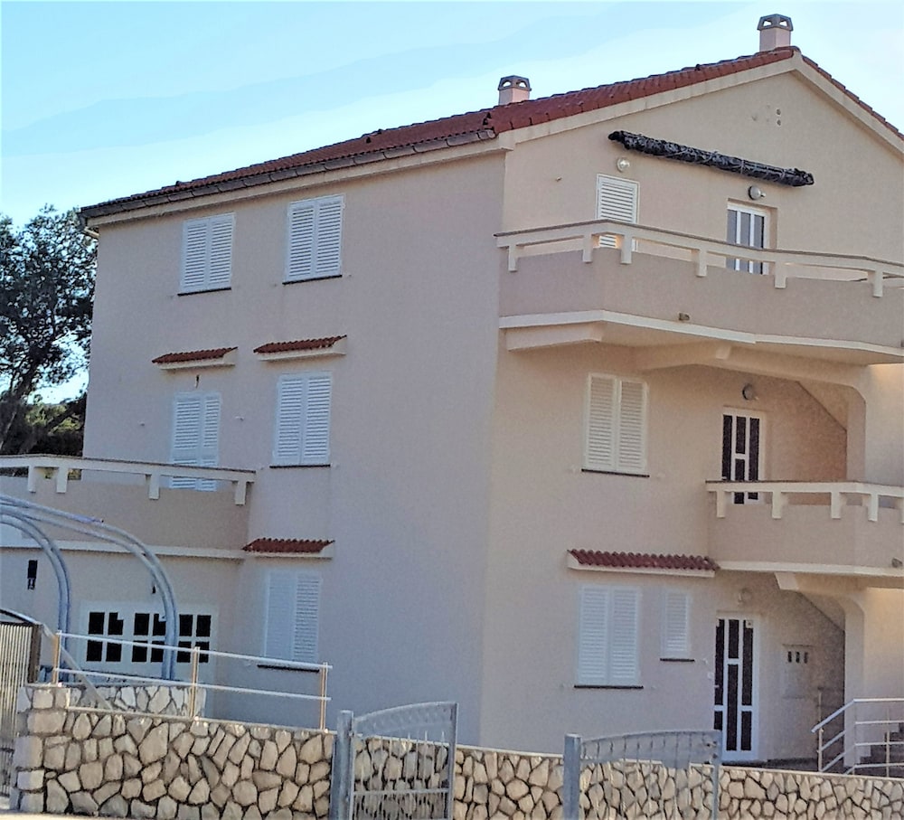 Apartments Vrtlici