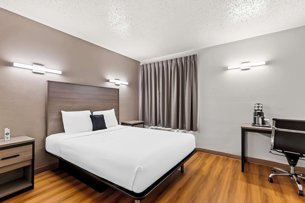 Red Lion Inn Suites Pontoon Beach - Property Image 27
