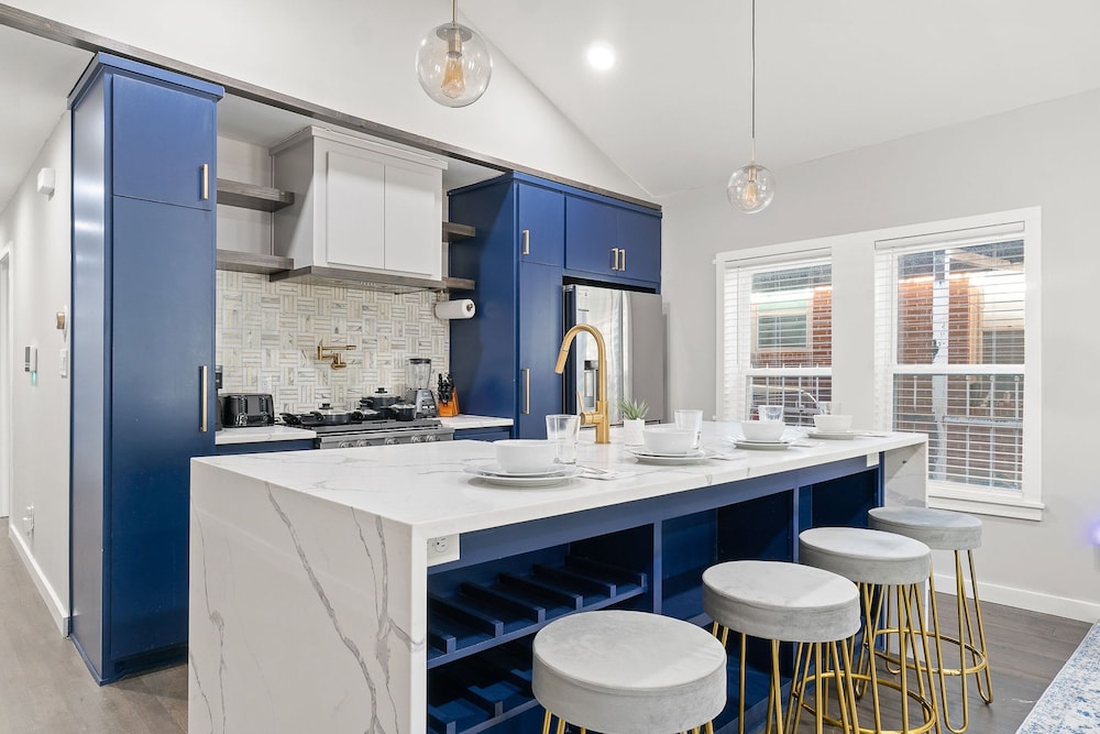 Emerald Indigo House Pet Friendly