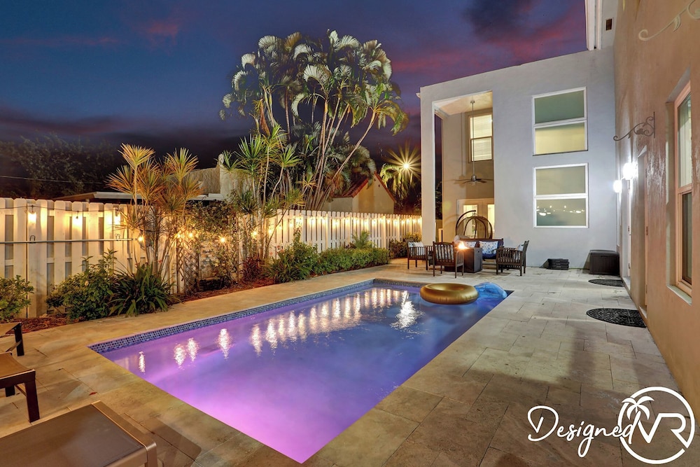 Dream House 5 Bedroom w/ Amazing Heated Pool - Image 4