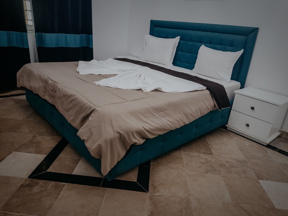 Photo 9