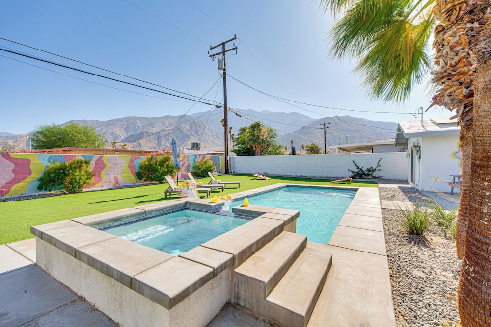 Outdoor Oasis w/ Pool: Pink Palm Springs Paradise!