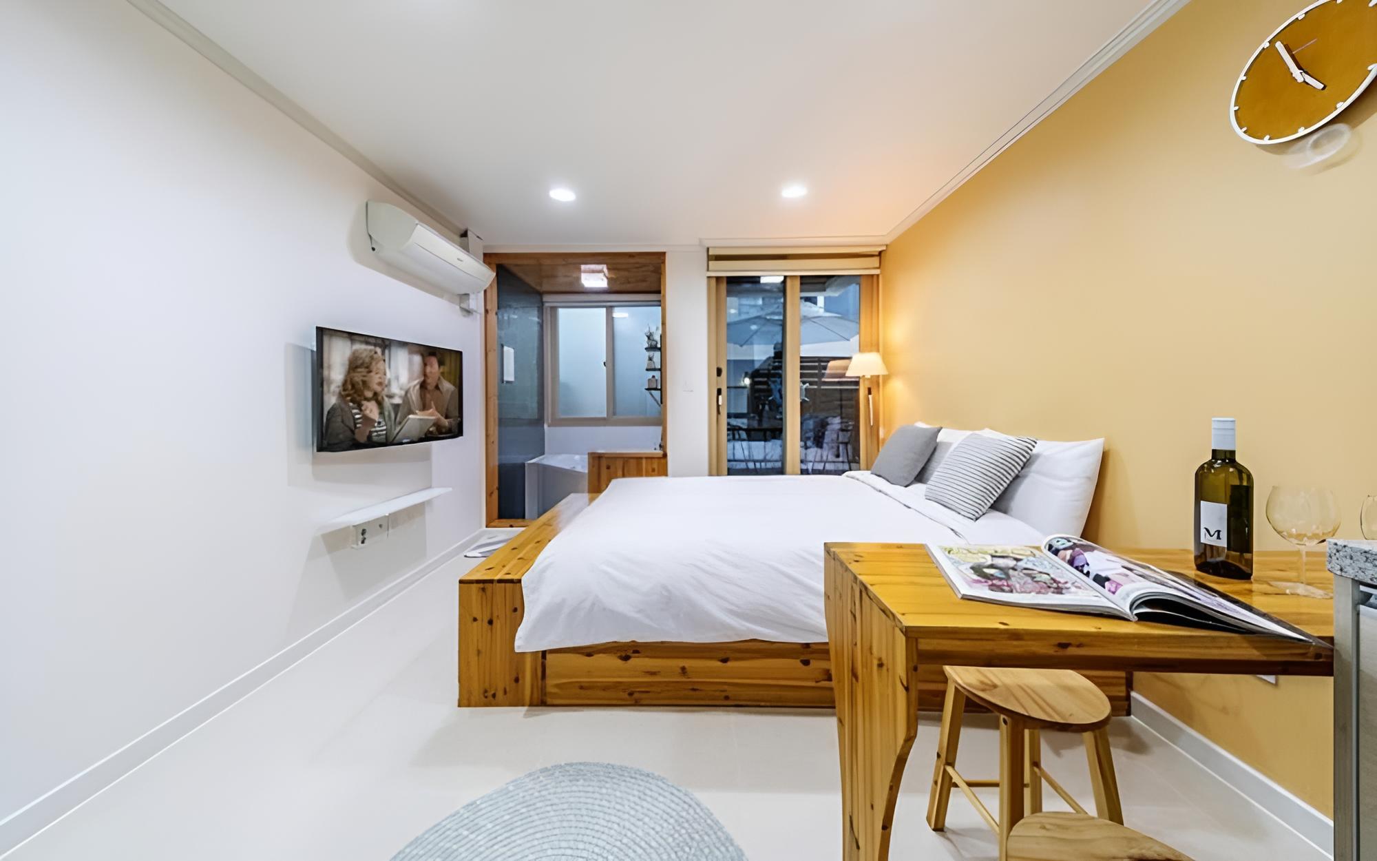 Gangneung The Blue Pension view 5