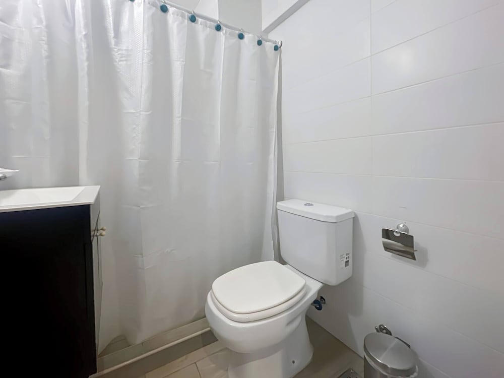 Modern Studio With Amenities in the Heart of the City -U1