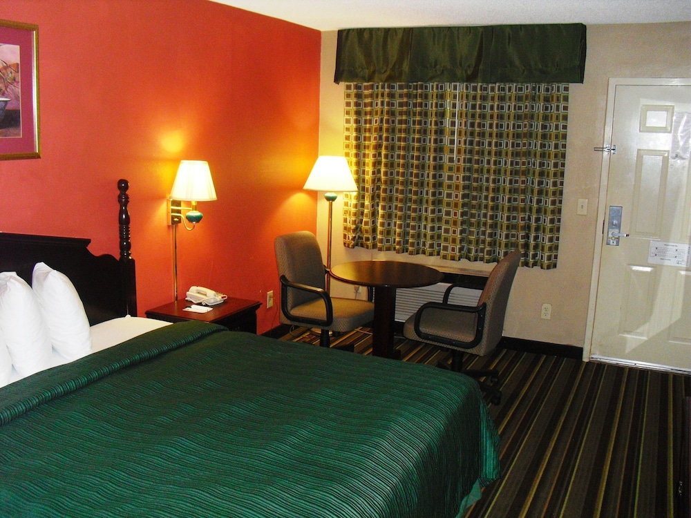Macon Vacations - Quality Inn Suites Macon North - Property Image 10