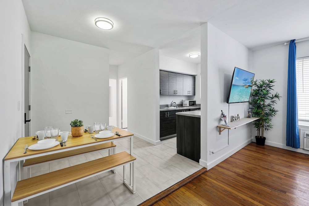 Harding Avenue Apartments by Andes STR