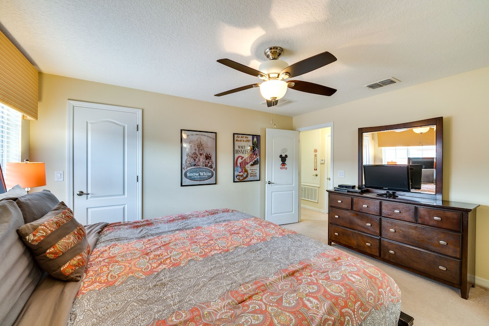 ~ 5 Mi to Disney Parks: Kissimmee Home w/ Pool!
