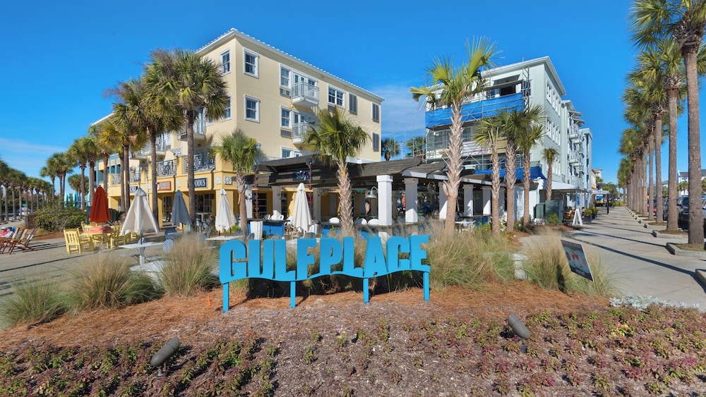 4BR Beachfront Home With Hot tub & Private Beach Access!