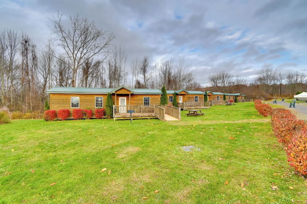 Bayfront Cabin w/ Docks & Access to Lake Ontario!