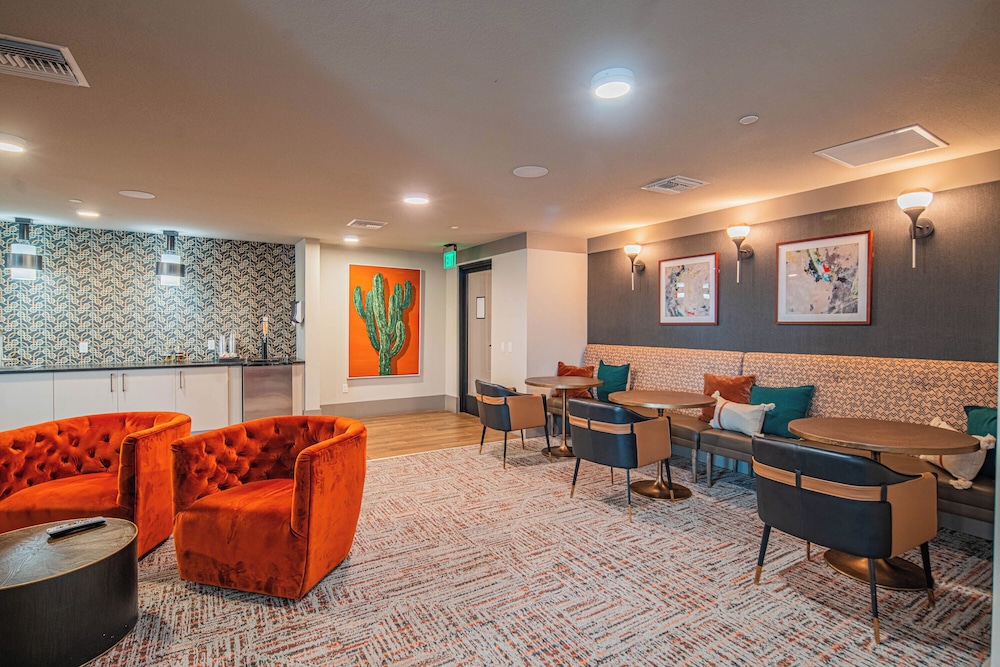 ROVE LIVING/KB - Scottsdale Grand