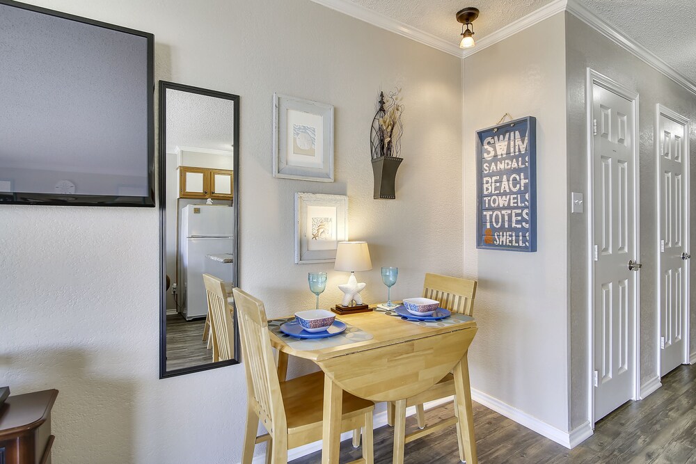 Casa Del Mar Beach Suites by AB Sea Resorts