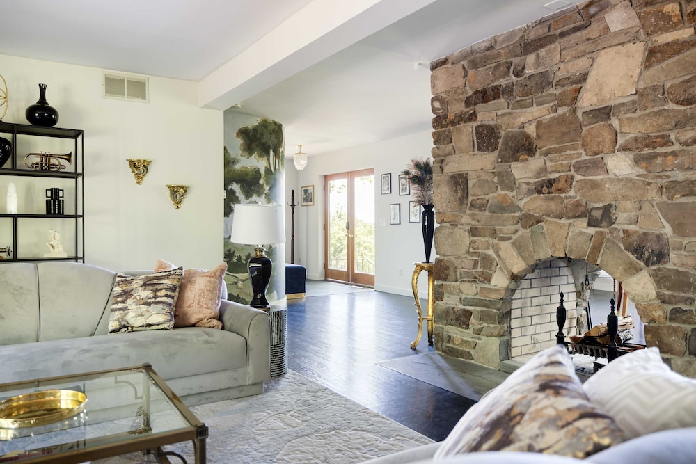 Catskill Estate w Epic Views hot tub