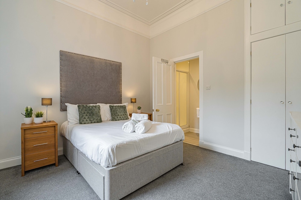 Chic 2 Bedroom Apartment near Old Town photo 3