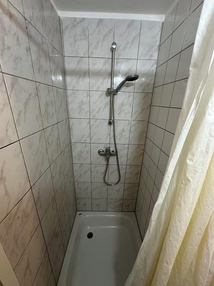 2-Rent Group Hostel Apartments HAN53