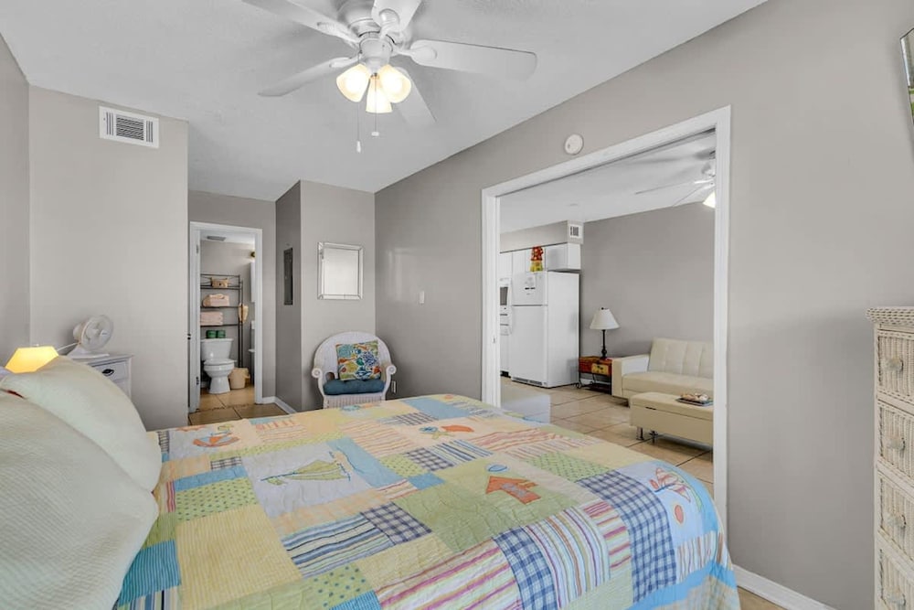 Breezy Getaway - The Affordable Beach Getaway