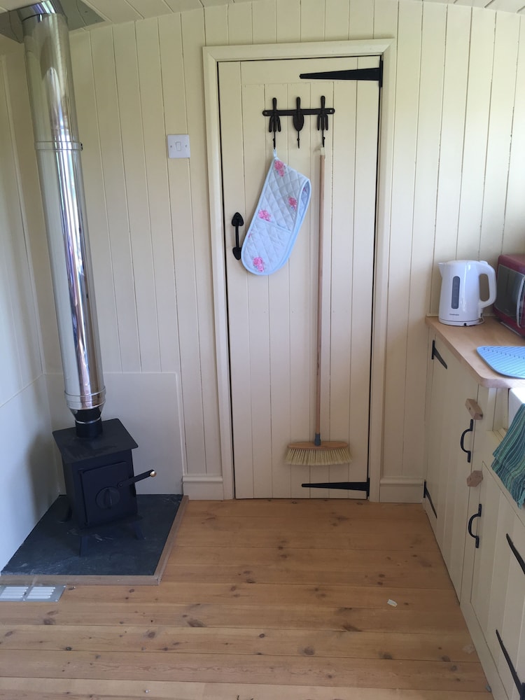 Oxton Hill Hideaway view 4