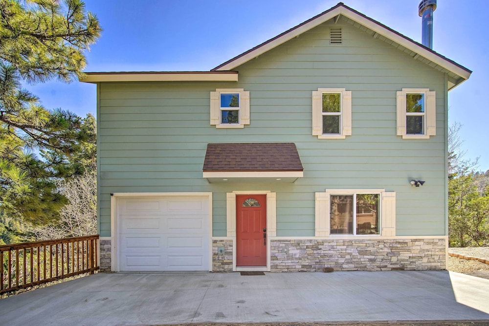 Family Home w/ Deck & View, 4 Mi to Lake Arrowhead view 2