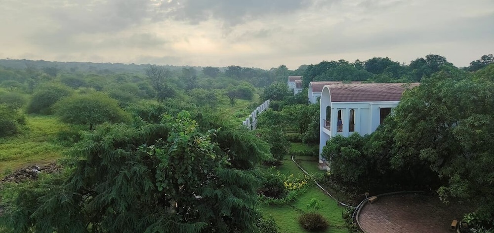 Le Casa Lion Resort - A Premium Resort In Sasan Gir