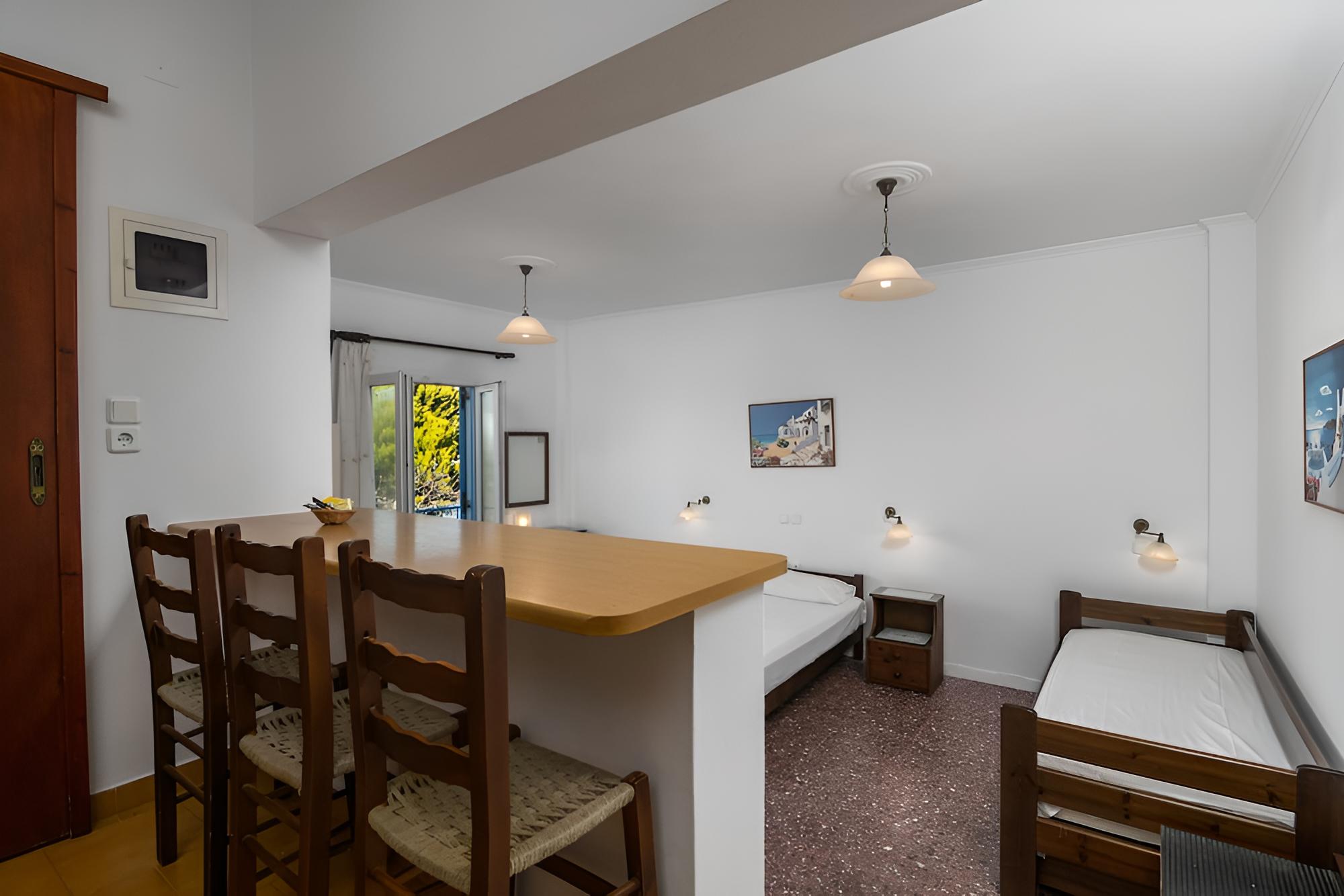 Tilemachos Rooms & Studios