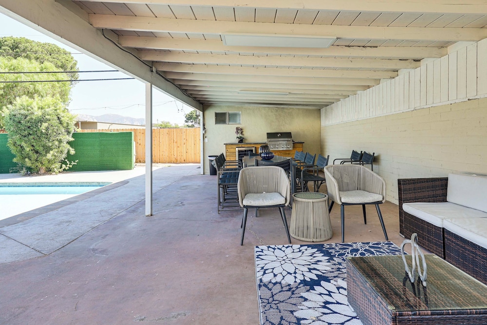 Modern Gem w/ Outdoor Oasis: 5 Mi to Lake Jennings