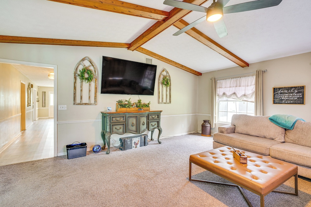 Private Pool & Yard: Family Retreat in Cape Coral