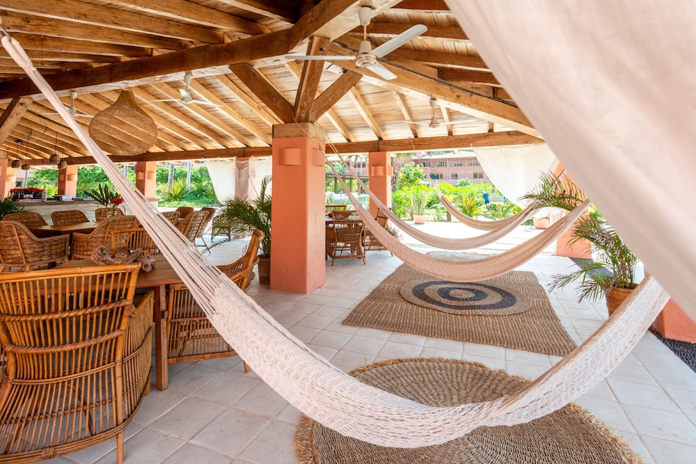 El Careyes Club & Residences