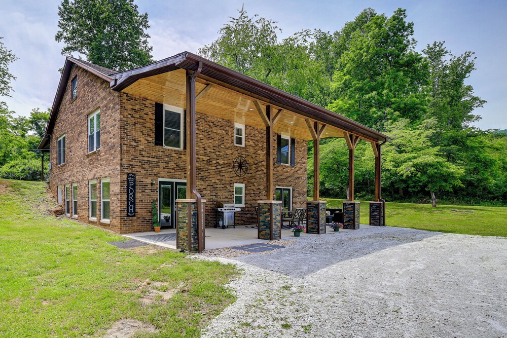 Creekside Retreat w/ Mtn Views in Lambsburg!