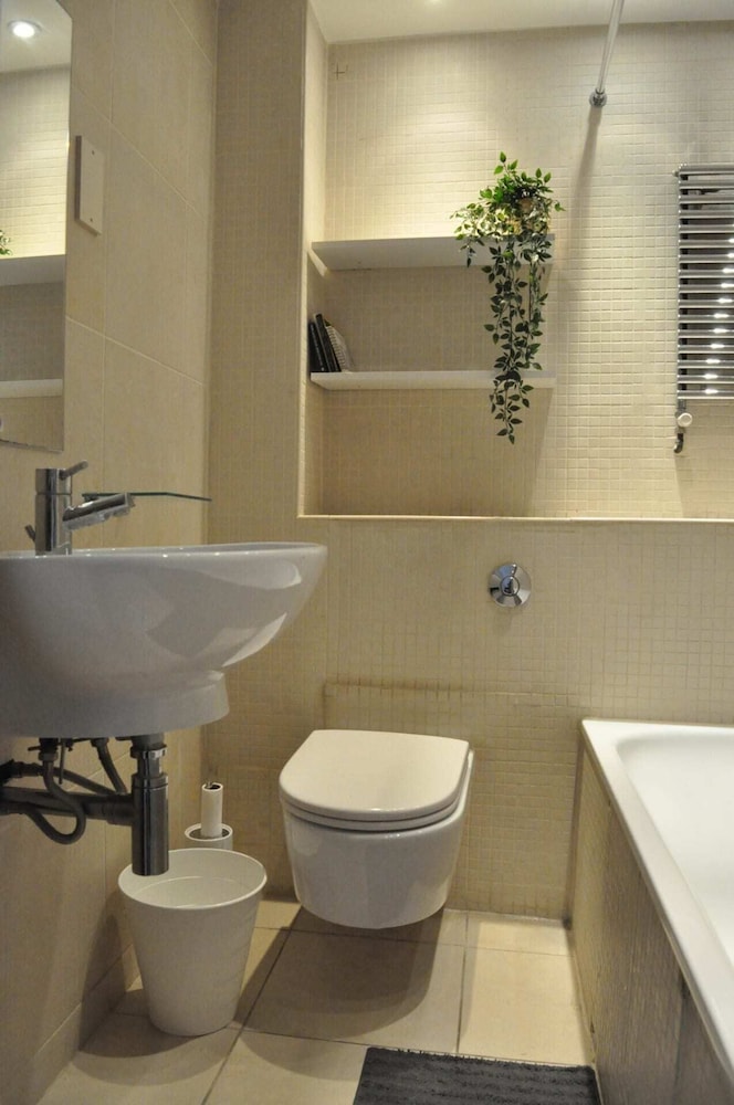 Bright 1 Bedroom Flat Perfect for City Getaway