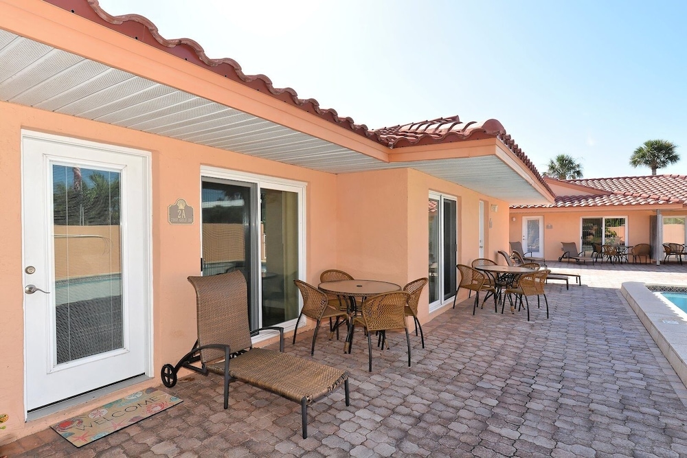 The S 2a 1 Bedroom Villa by RedAwning