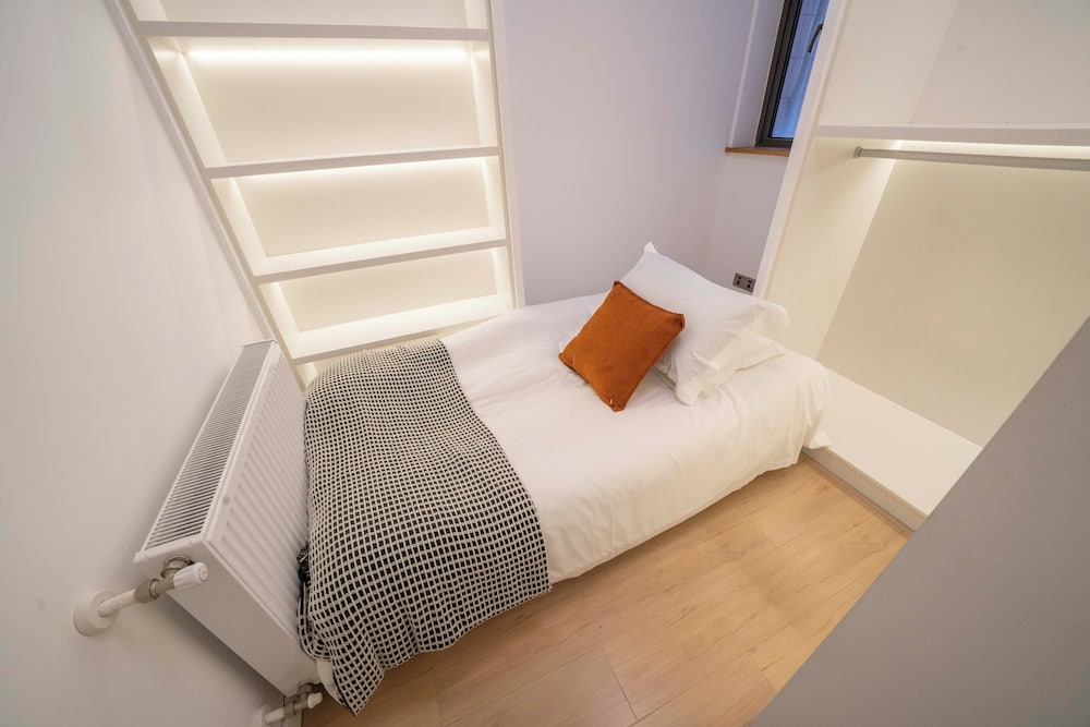 Book and Bed-People's Square