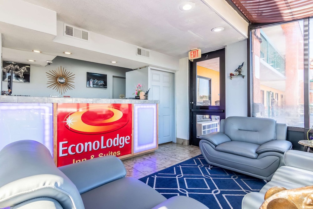 Macon Vacations - Econo Lodge Inn Suites - Property Image 19