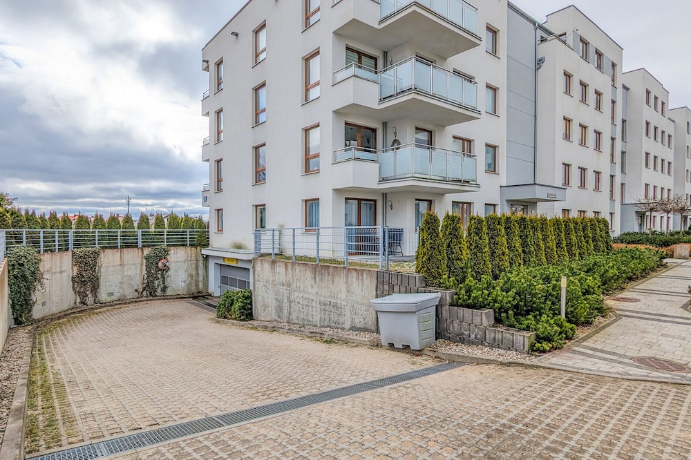 Private Garden Apartment by Renters view 5