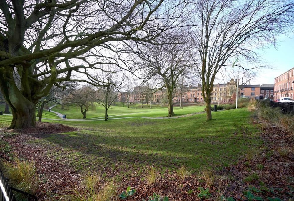 Full Apartment With Secure Parking Great Views