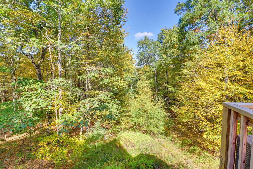 Hot Tub & Sauna: Secluded Pocono Getaway! view 5