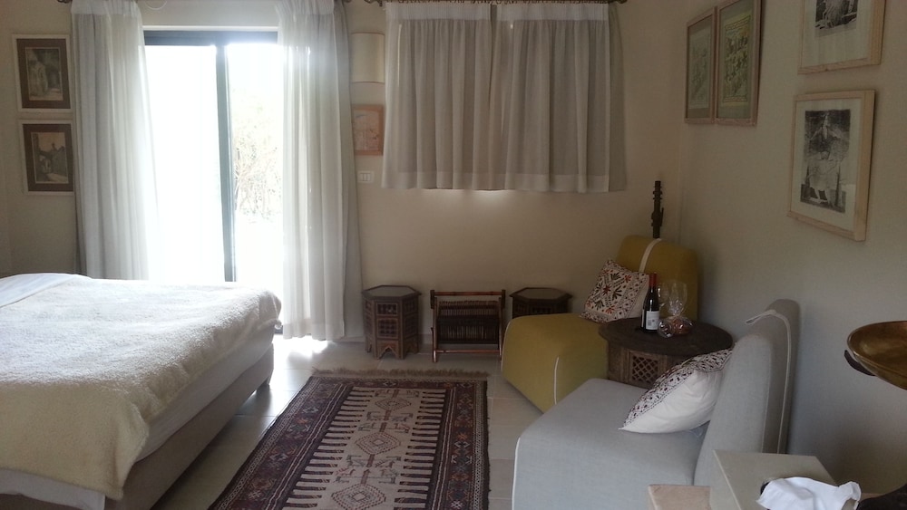 Shulamit Yard