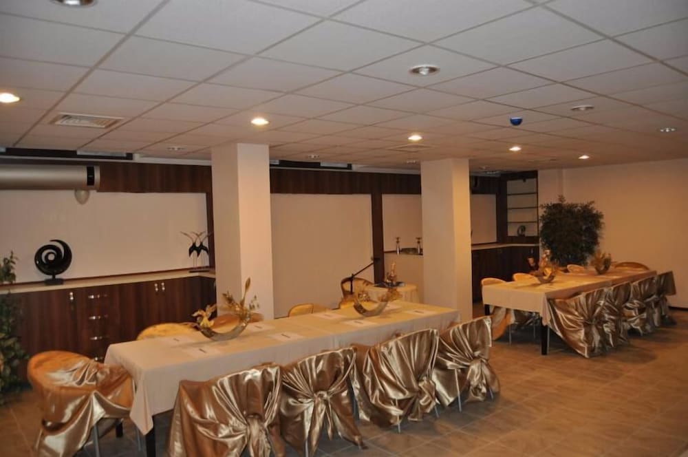 meeting & event spaces