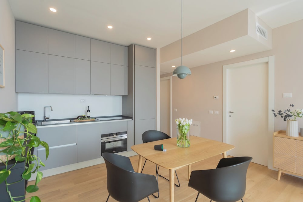 Residenza Maxim With Pool by Rent all Como