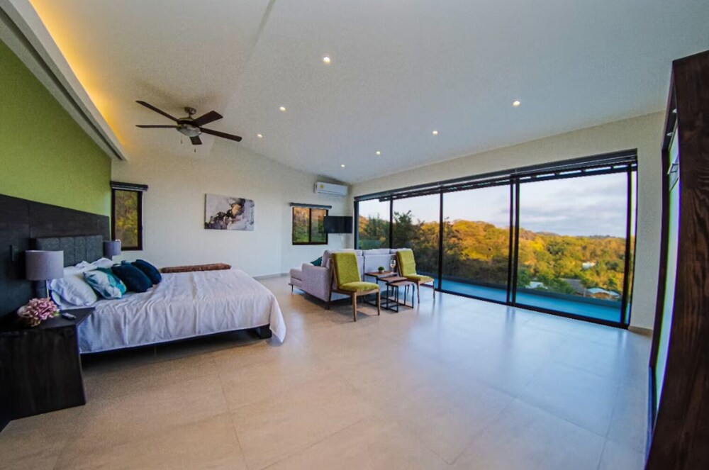 Luxury 4BR Villa with Pool