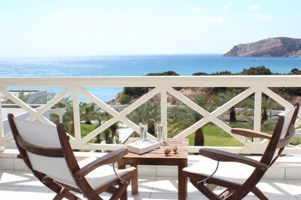 Golden Milos Beach House by Domotel