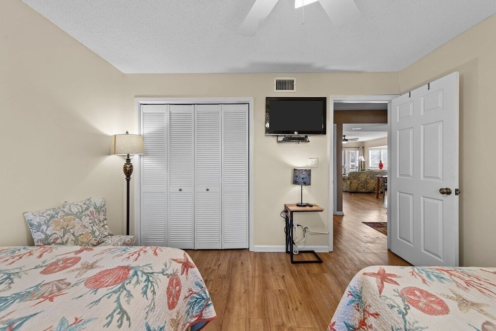 Windsor Court 11c 2 Bedroom Condo