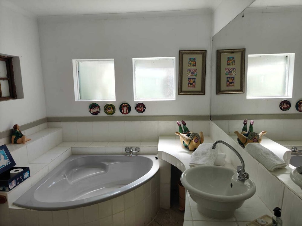 Garden of Eden Cottages and Guest House