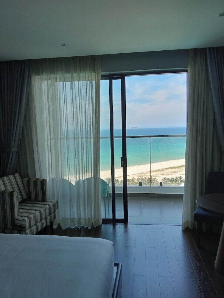 Spring home Arena Cam Ranh