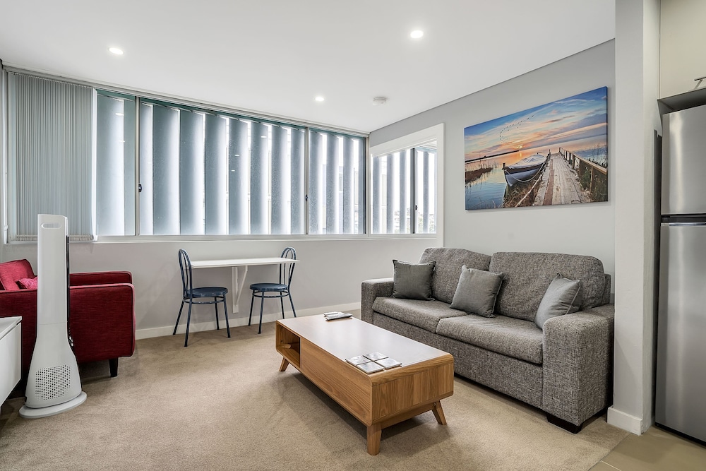 Bright 1 Bedroom Unit in the Heart of Manly
