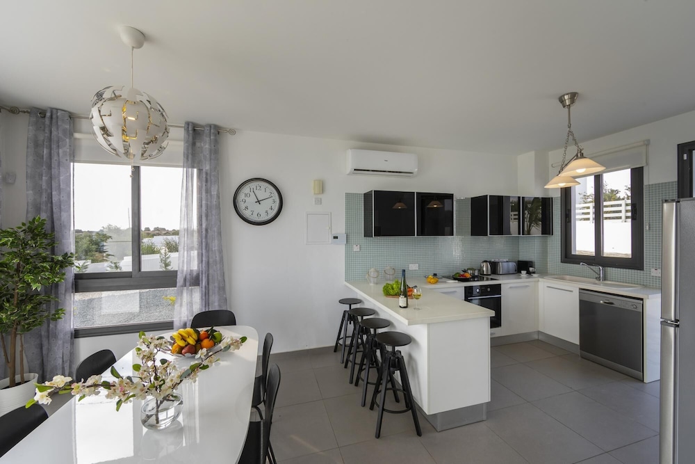Greco Hilltop Views in Paralimni